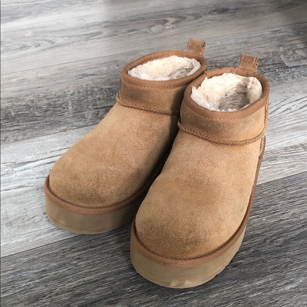 UGG Women's Chestnut Suede Shearling Slip-On Clog